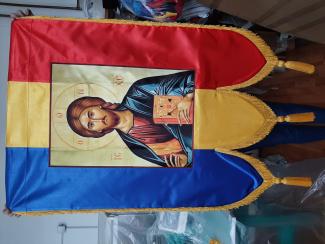 prapor-bisericesc-iisus-tricolor-steaguri-oradea